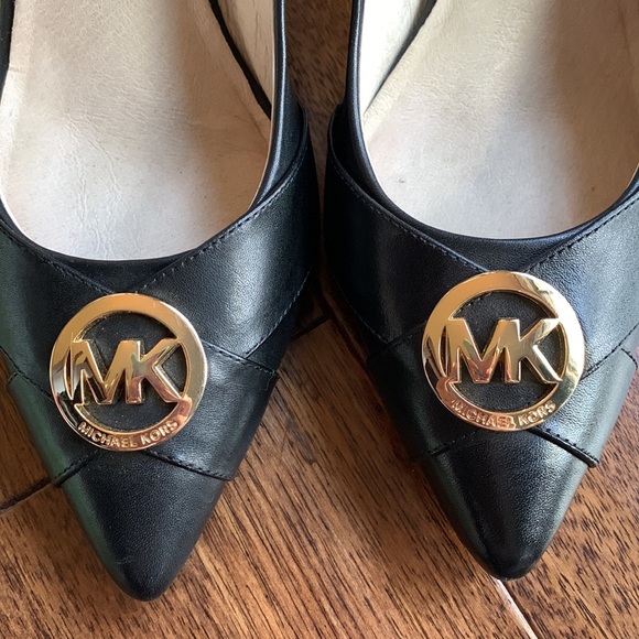 Classy Michael Kors Black Heels - Picture 3 of 9